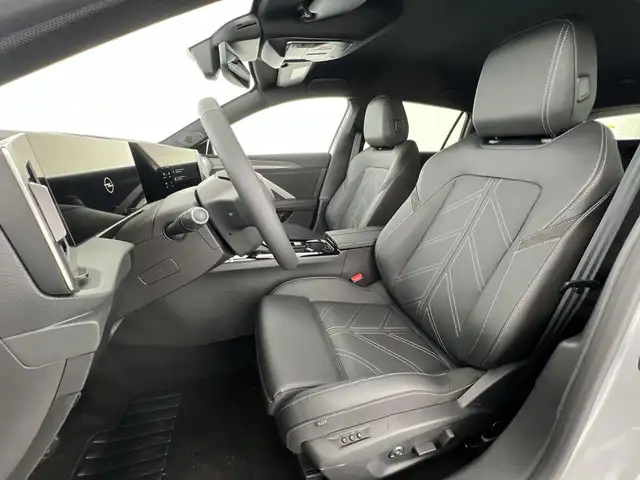 Opel Astra view 8