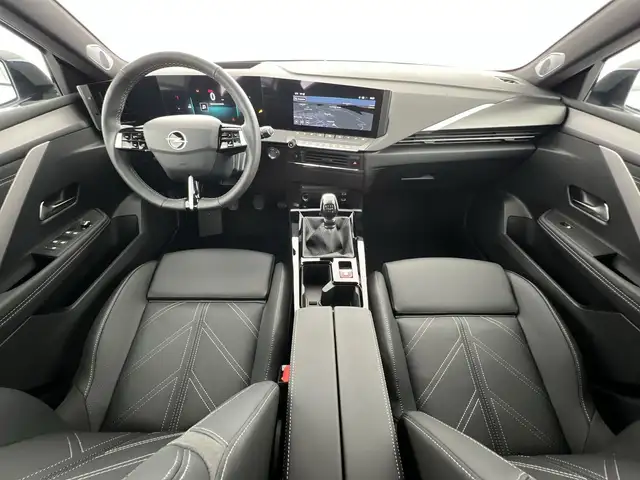 Opel Astra view 7