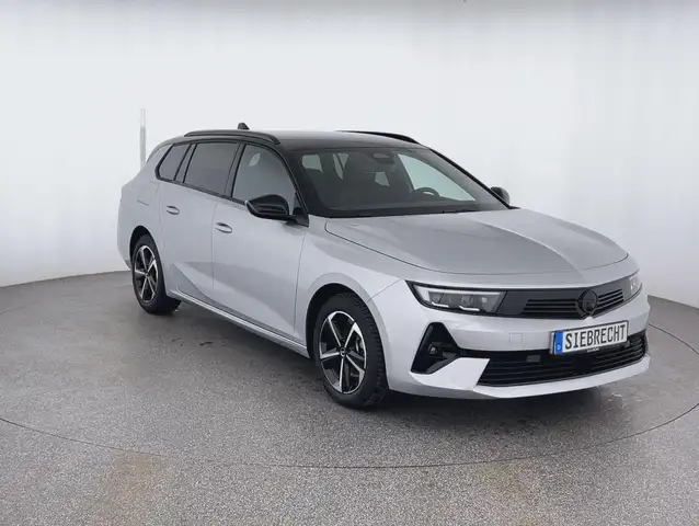 Opel Astra view 3