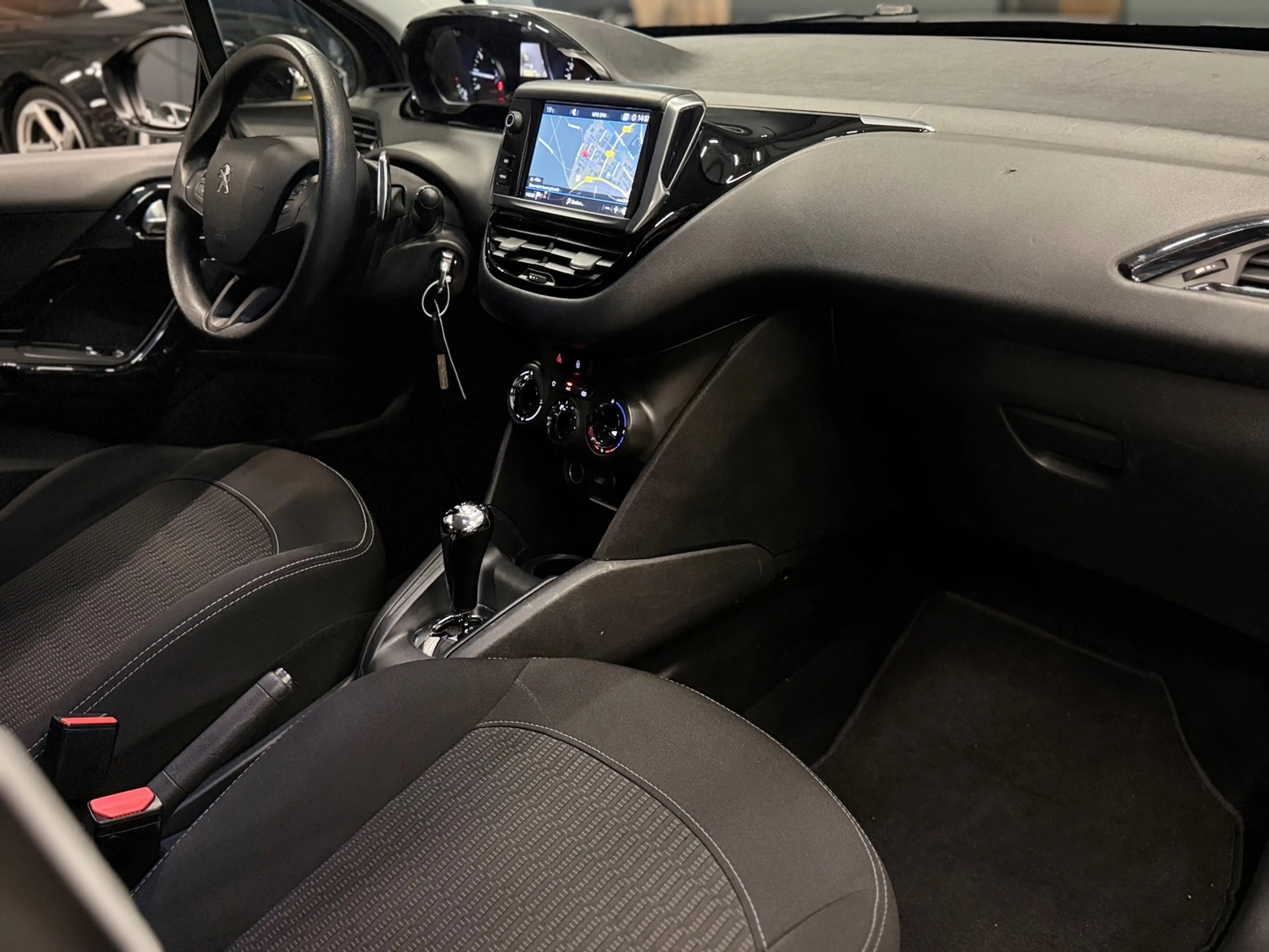 Peugeot 208 1.2 PureTech Active AUTOMAAT CARPLAY/CRUISE/ISOFIX — photo 9