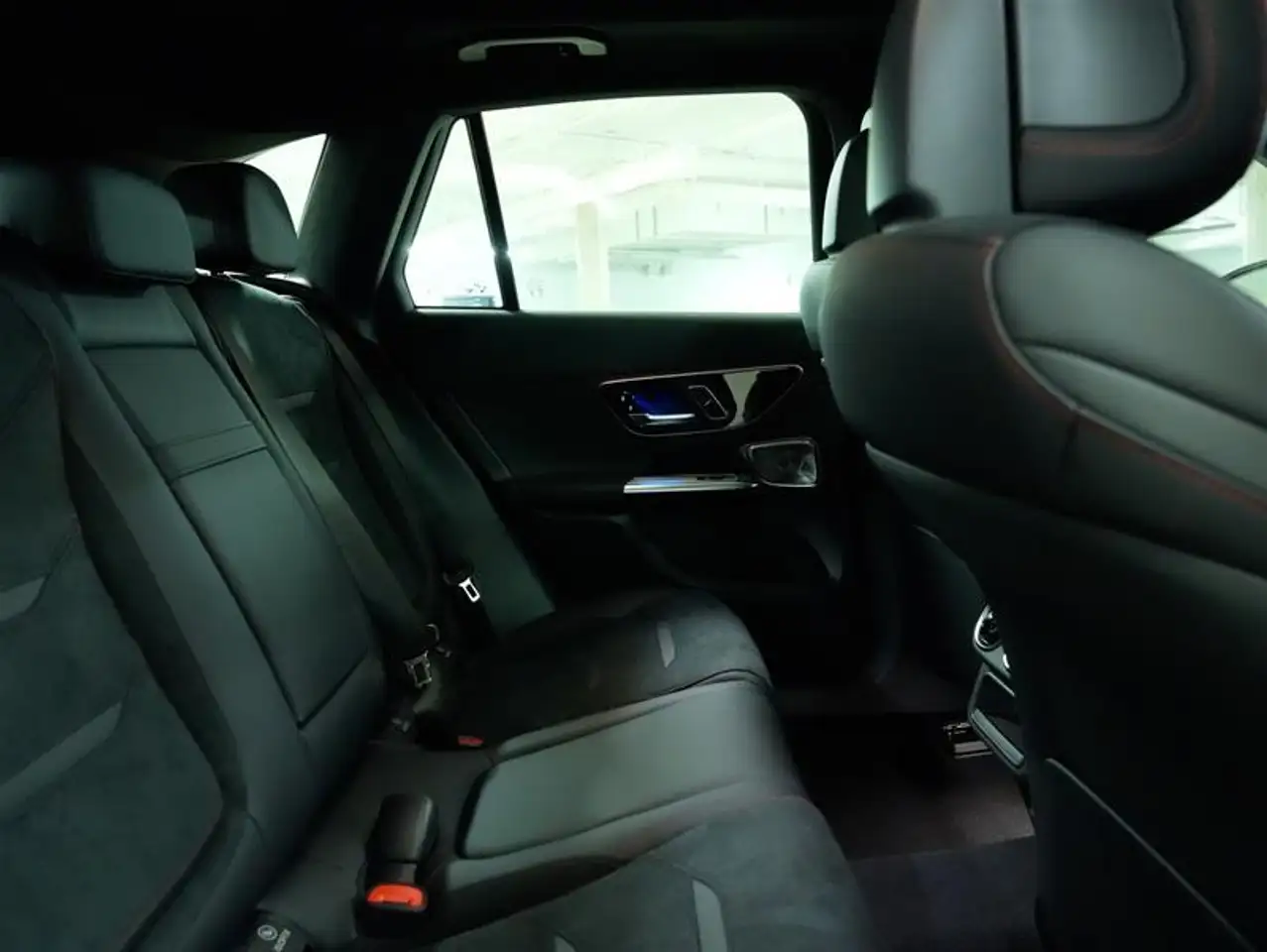 Mercedes-Benz GLC снимка Mercedes-Benz GLC