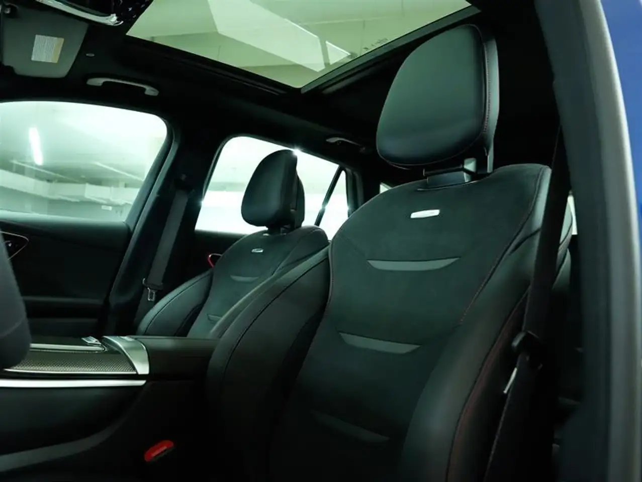 Mercedes-Benz GLC снимка Mercedes-Benz GLC