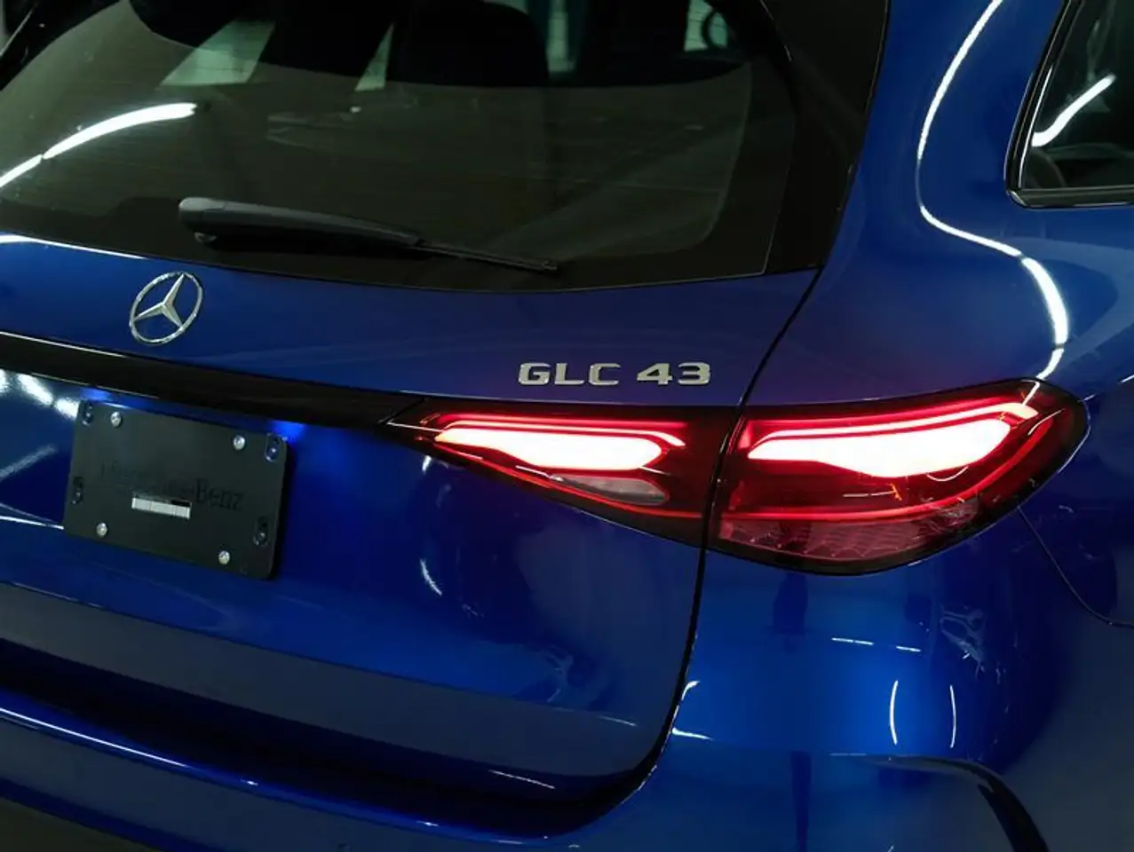 Mercedes-Benz GLC снимка Mercedes-Benz GLC