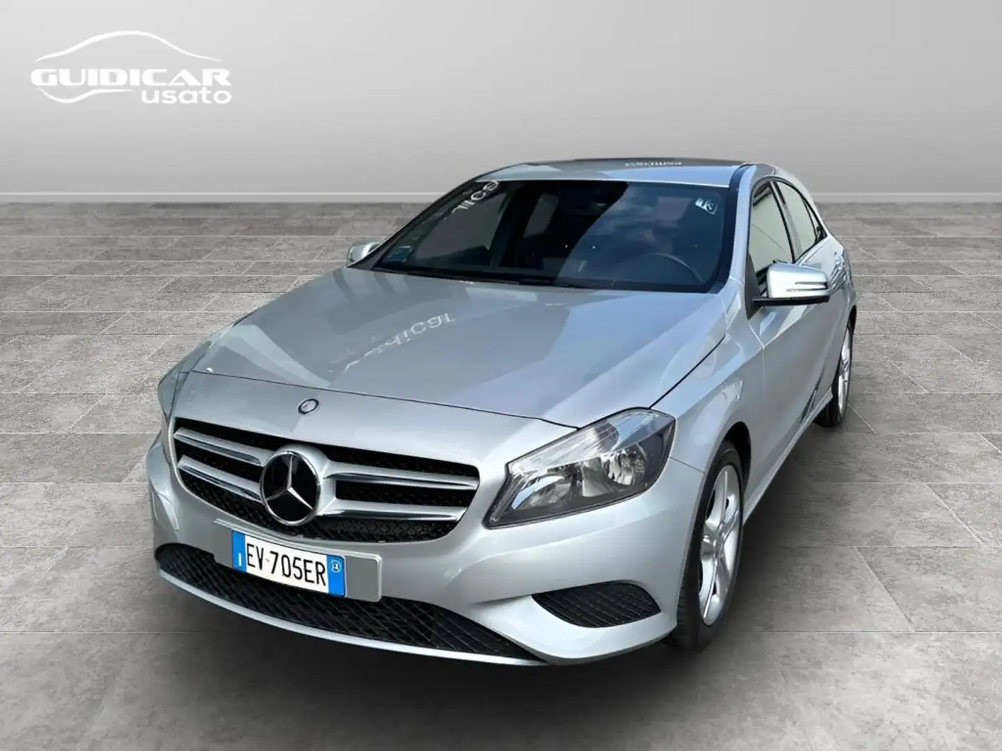 Mercedes-Benz A 180 cdi (BE) Sport Plateado - 1