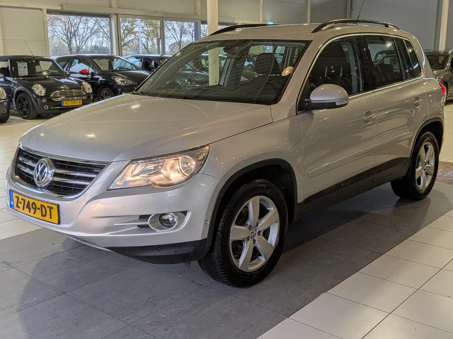 Volkswagen Tiguan 2.0 TSI Track&Field 4Motion Airco, Cruise Control, Grau - 2