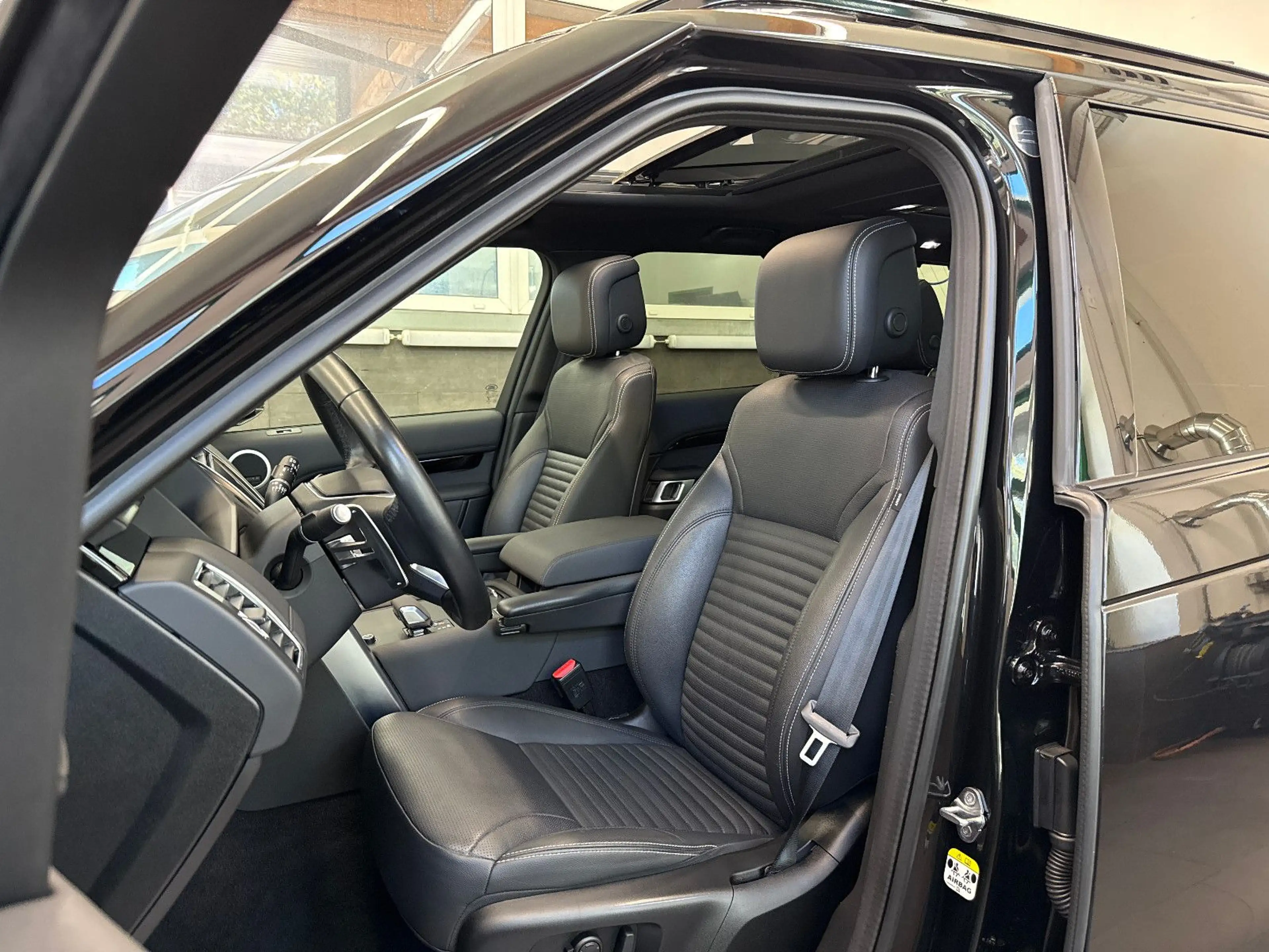 Land Rover Discovery 5 SE D300 AWD 5 J.GARANTIE 7 SITZE AHK — photo 3