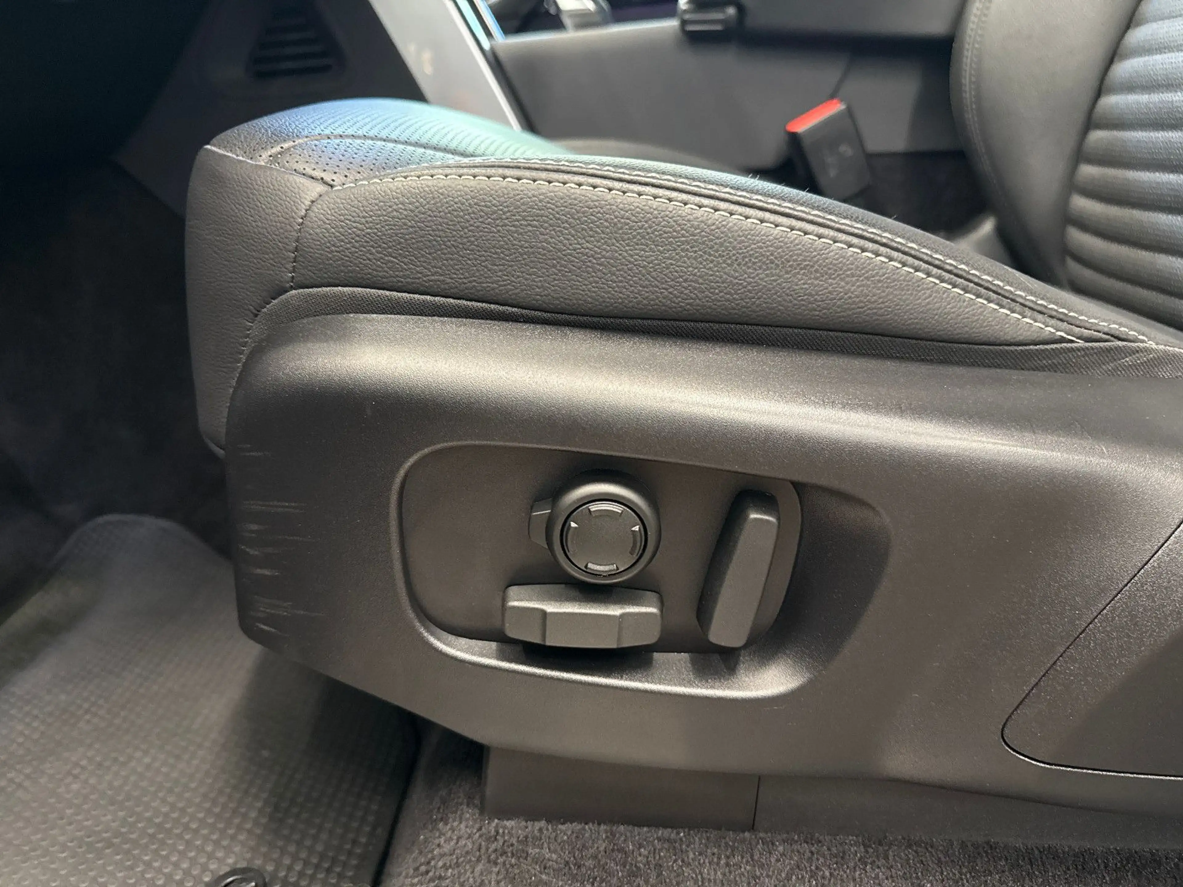Land Rover Discovery 5 SE D300 AWD 5 J.GARANTIE 7 SITZE AHK — photo 12