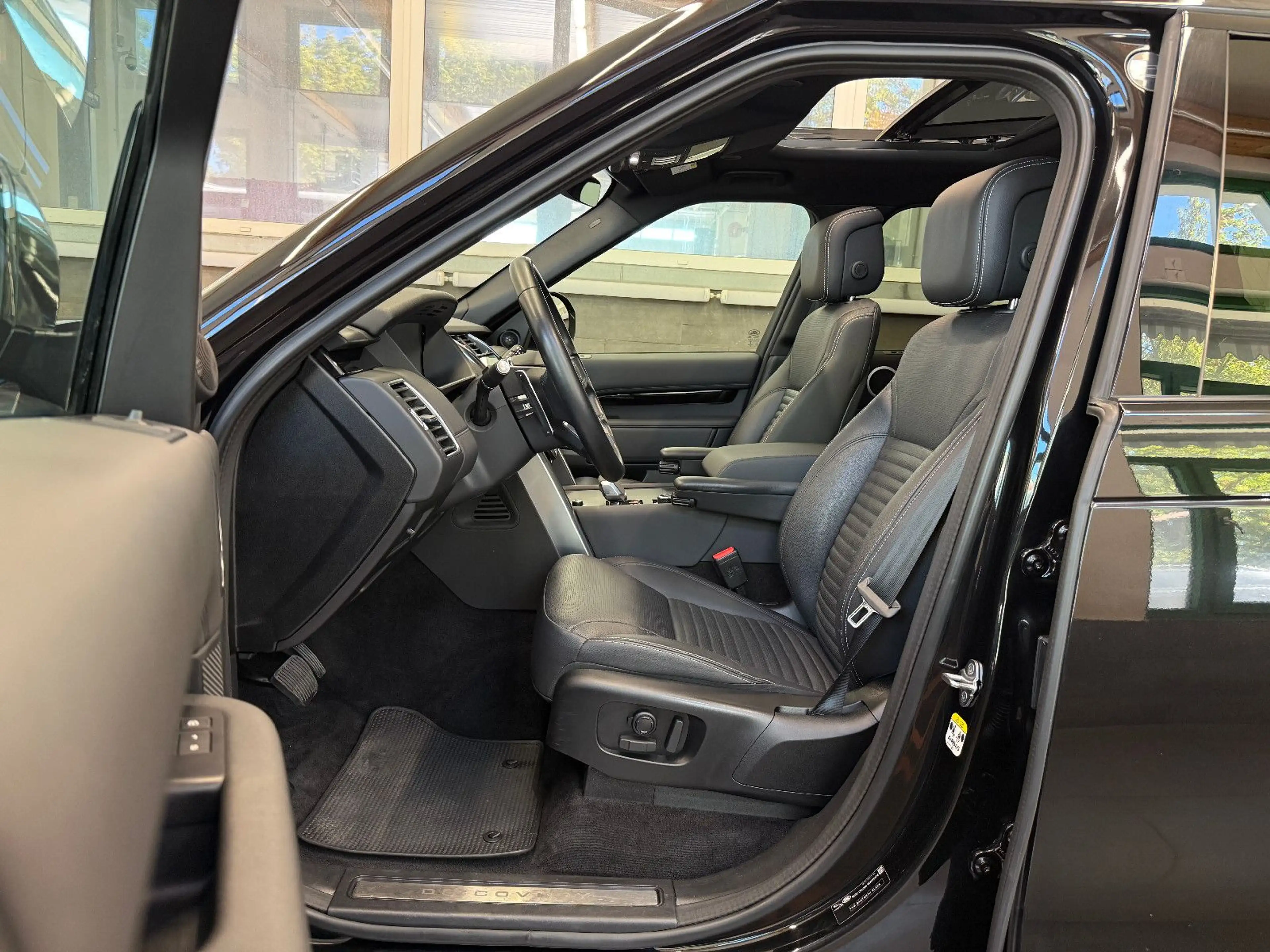 Land Rover Discovery 5 SE D300 AWD 5 J.GARANTIE 7 SITZE AHK — photo 2