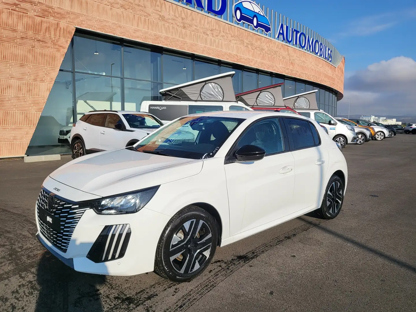 Peugeot e-208 1.2 PURETECH 100CH S\u0026S ALLURE Blanco - 1
