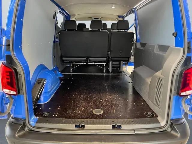 Volkswagen Transporter view 14