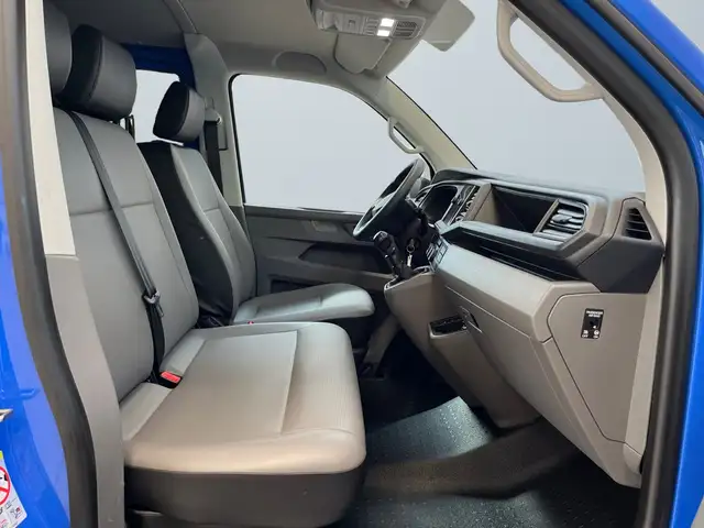 Volkswagen Transporter view 10