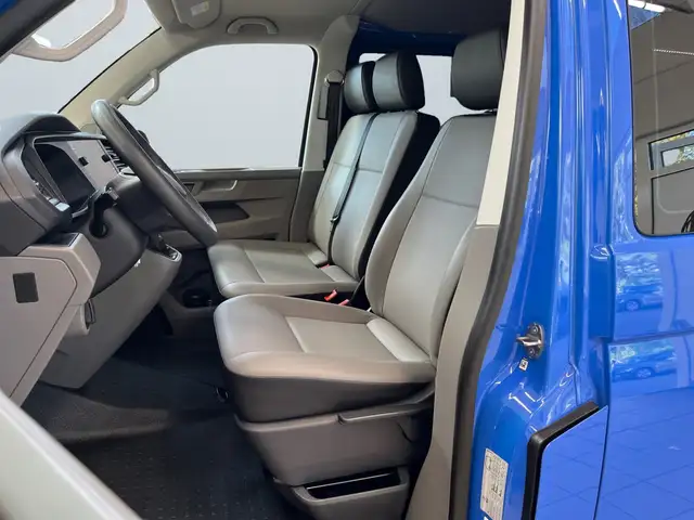Volkswagen Transporter view 7