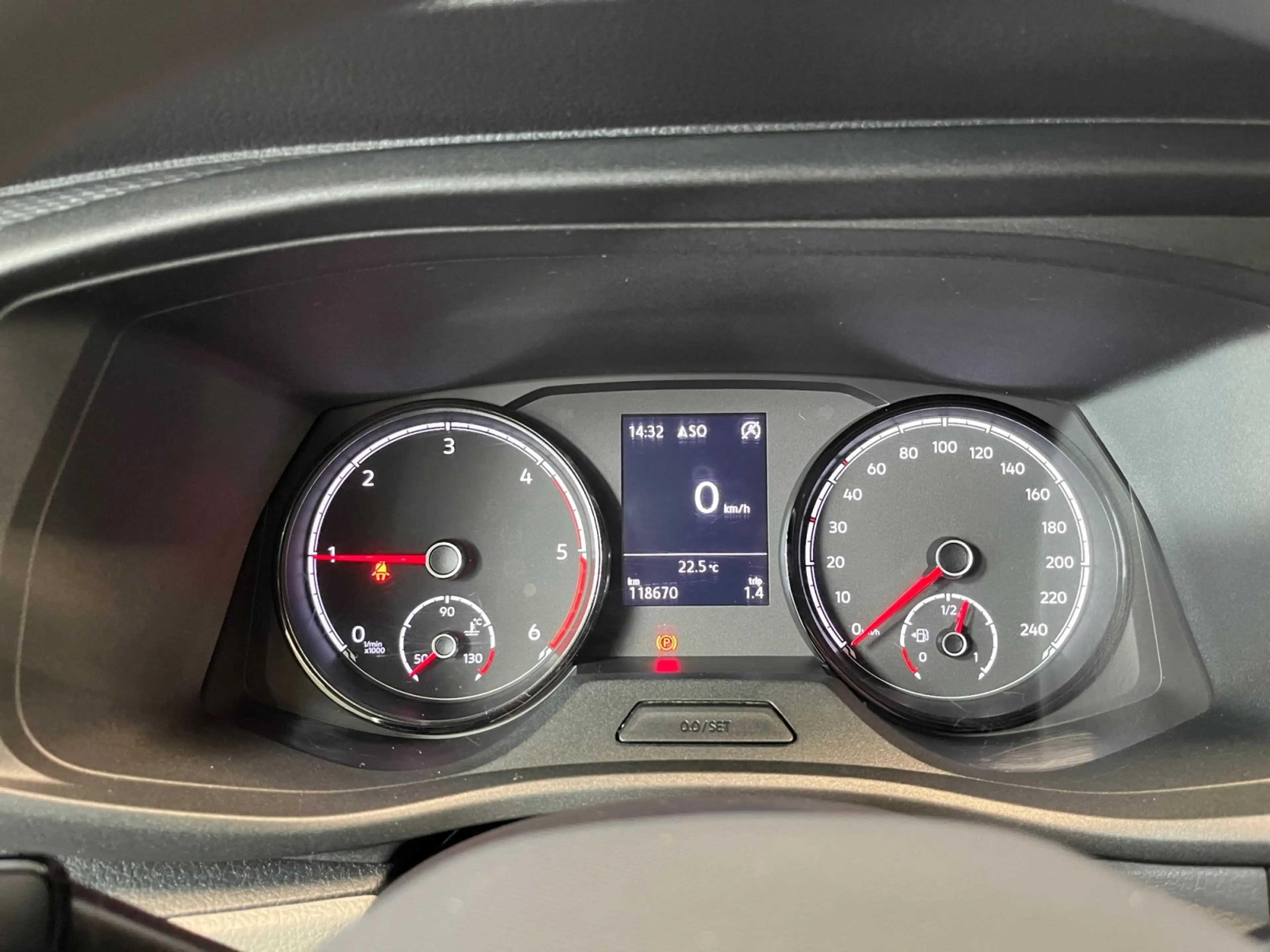 Volkswagen T6.1 Transporter Kombi 2.0 TDI lang Klimaanlage — photo 12
