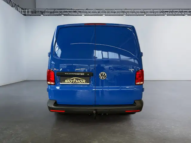 Volkswagen Transporter view 5