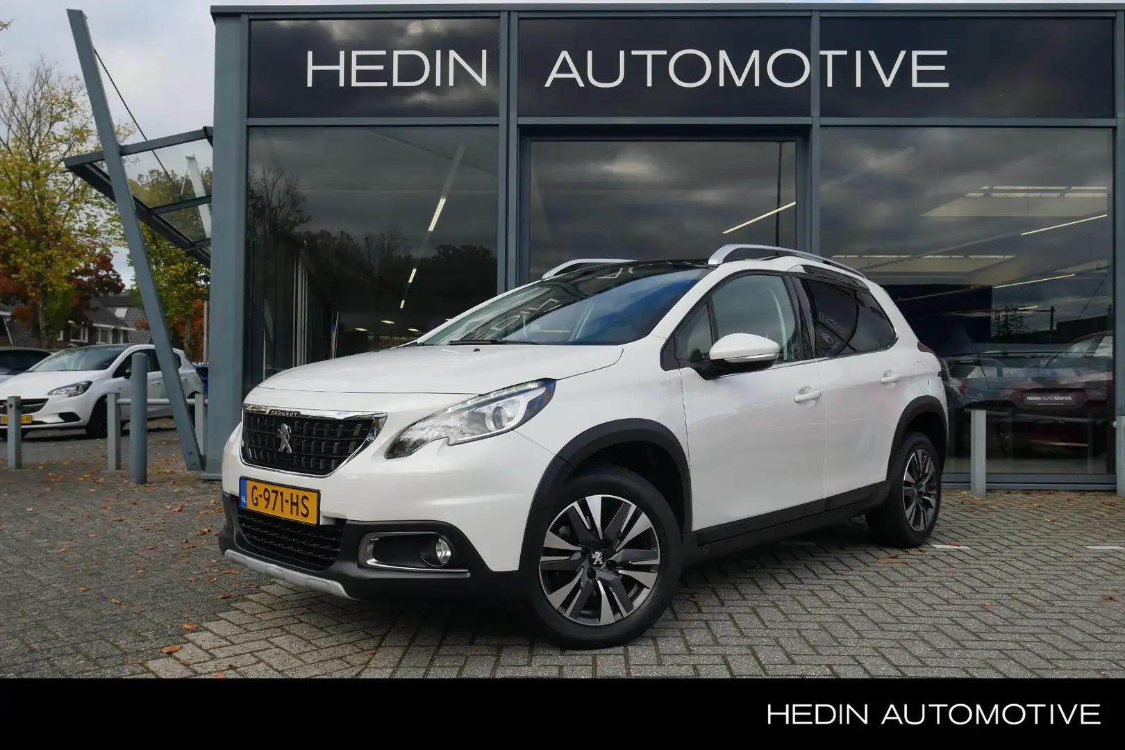 Peugeot 2008 1.2 Allure | Trekhaak | Navigatie | Panoramadak | Blanco - 1