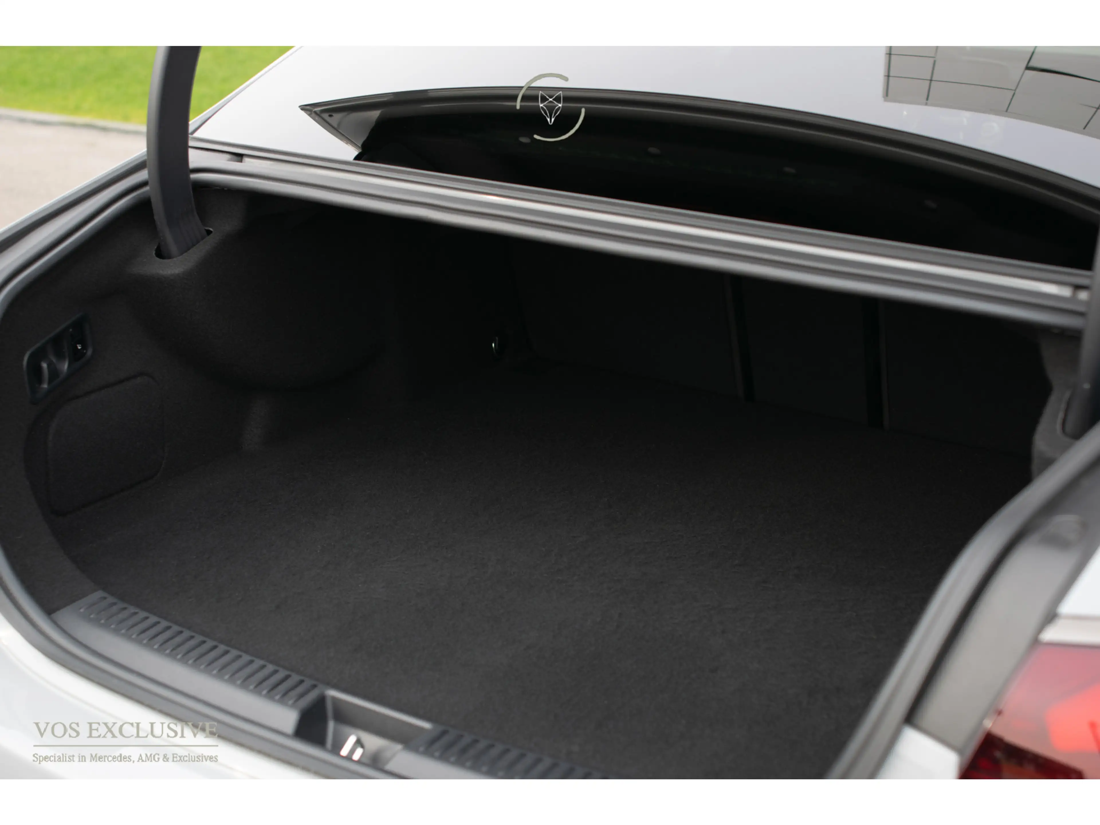 Mercedes-Benz E 53 AMG 4-M Edition 1 Full Carbon in- en exterieur|Bumeste — photo 33