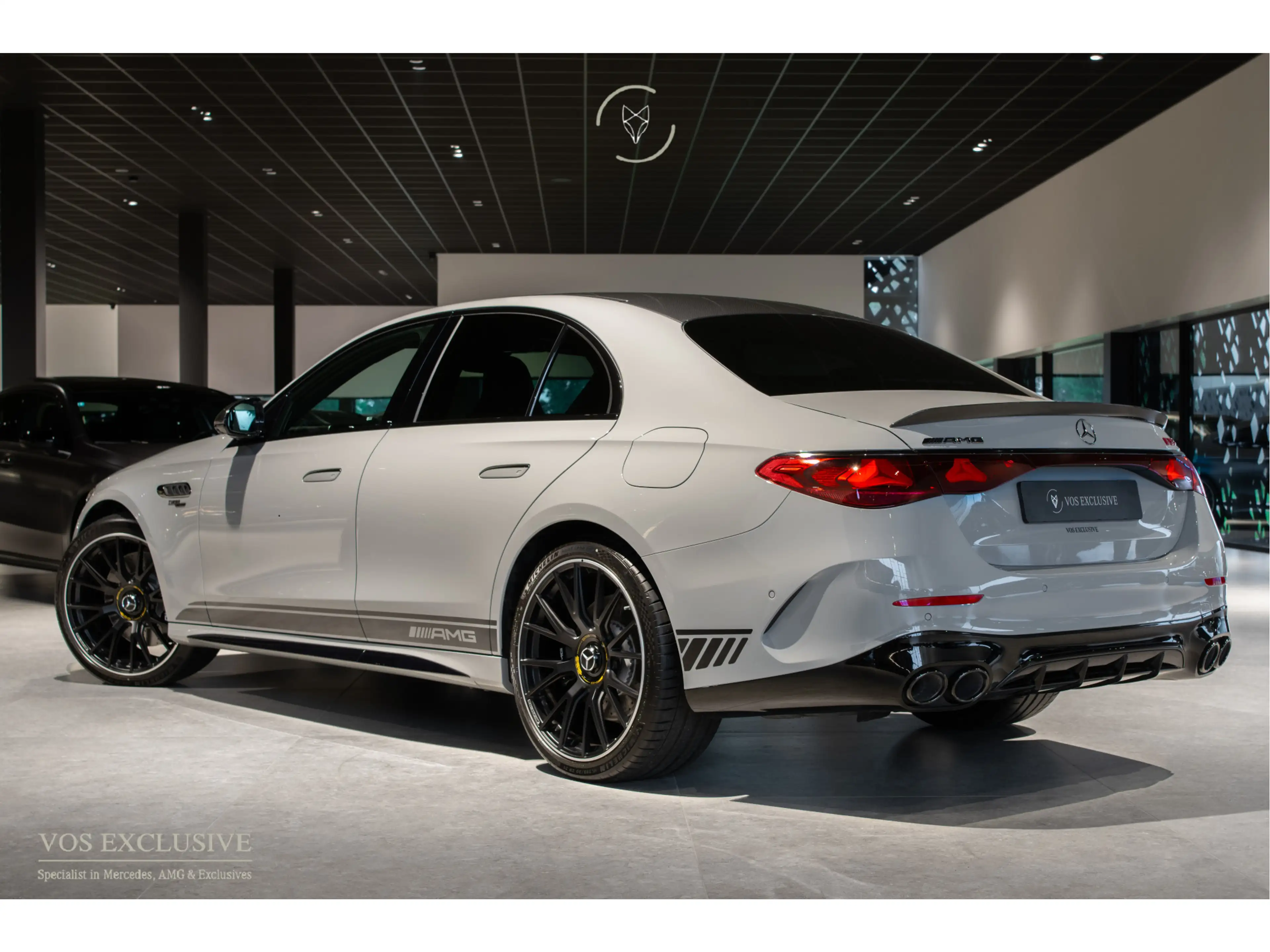Mercedes-Benz E 53 AMG 4-M Edition 1 Full Carbon in- en exterieur|Bumeste — photo 2