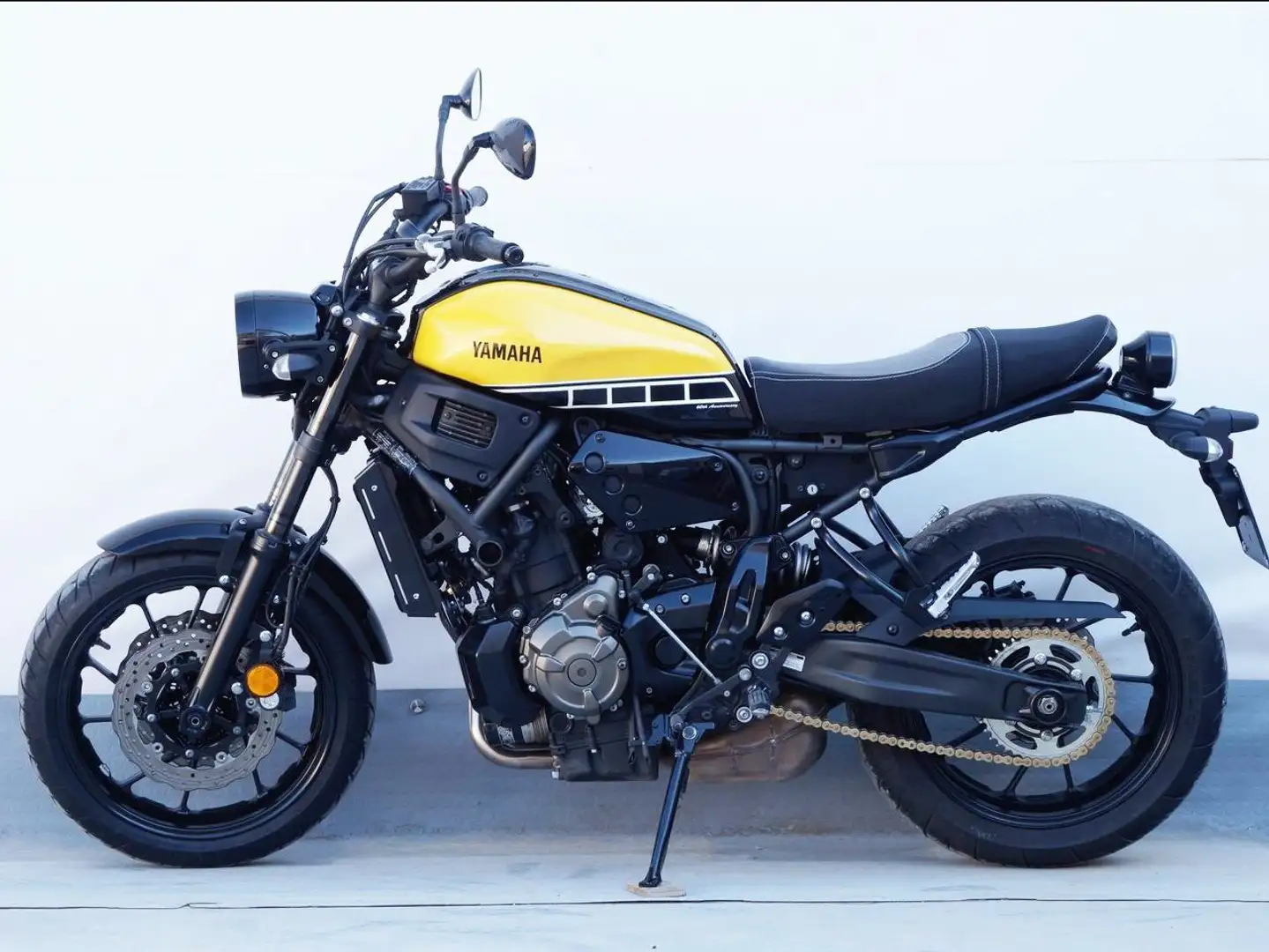 Yamaha XSR 700 Giallo - 2