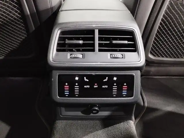 Audi A6 view 13