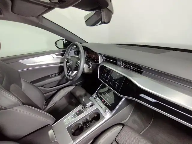 Audi A6 view 12