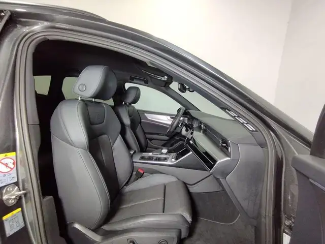 Audi A6 view 8