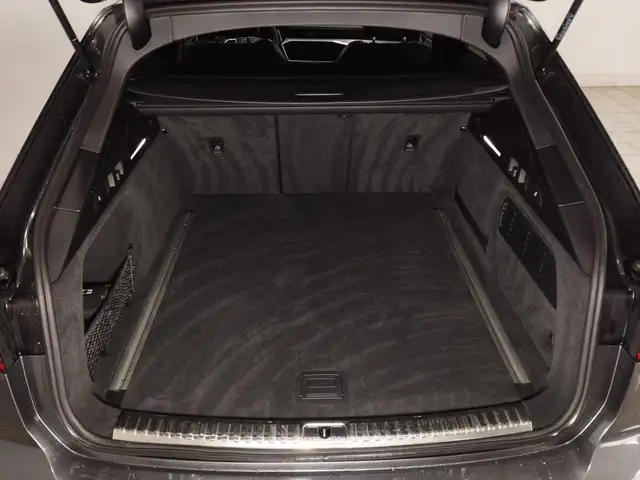 Audi A6 view 9