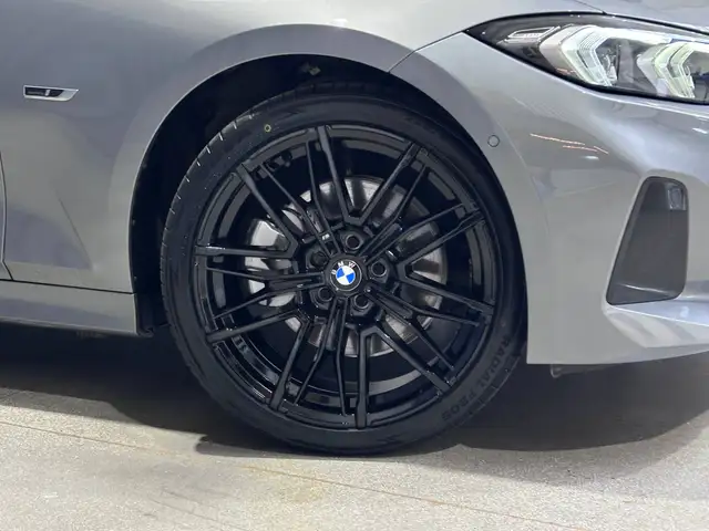 BMW 3 Series view 8