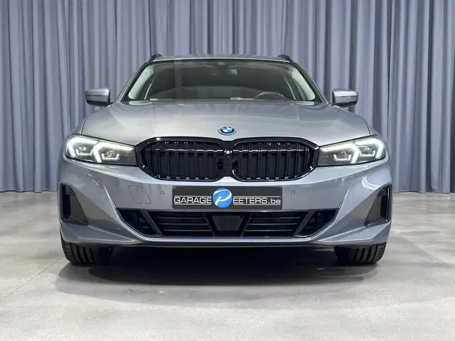 BMW 3 Series view 5