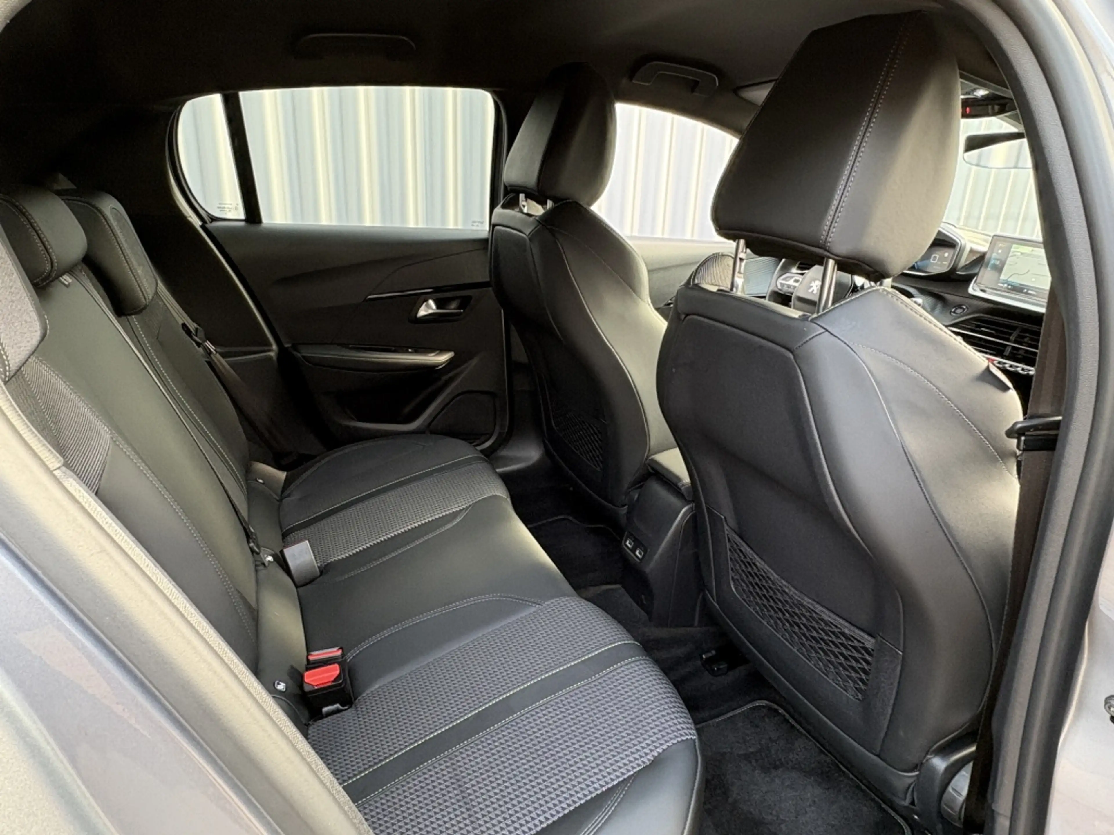 Peugeot e-208 GT 50 kWh | Stoelverw. | Navigatie — photo 17