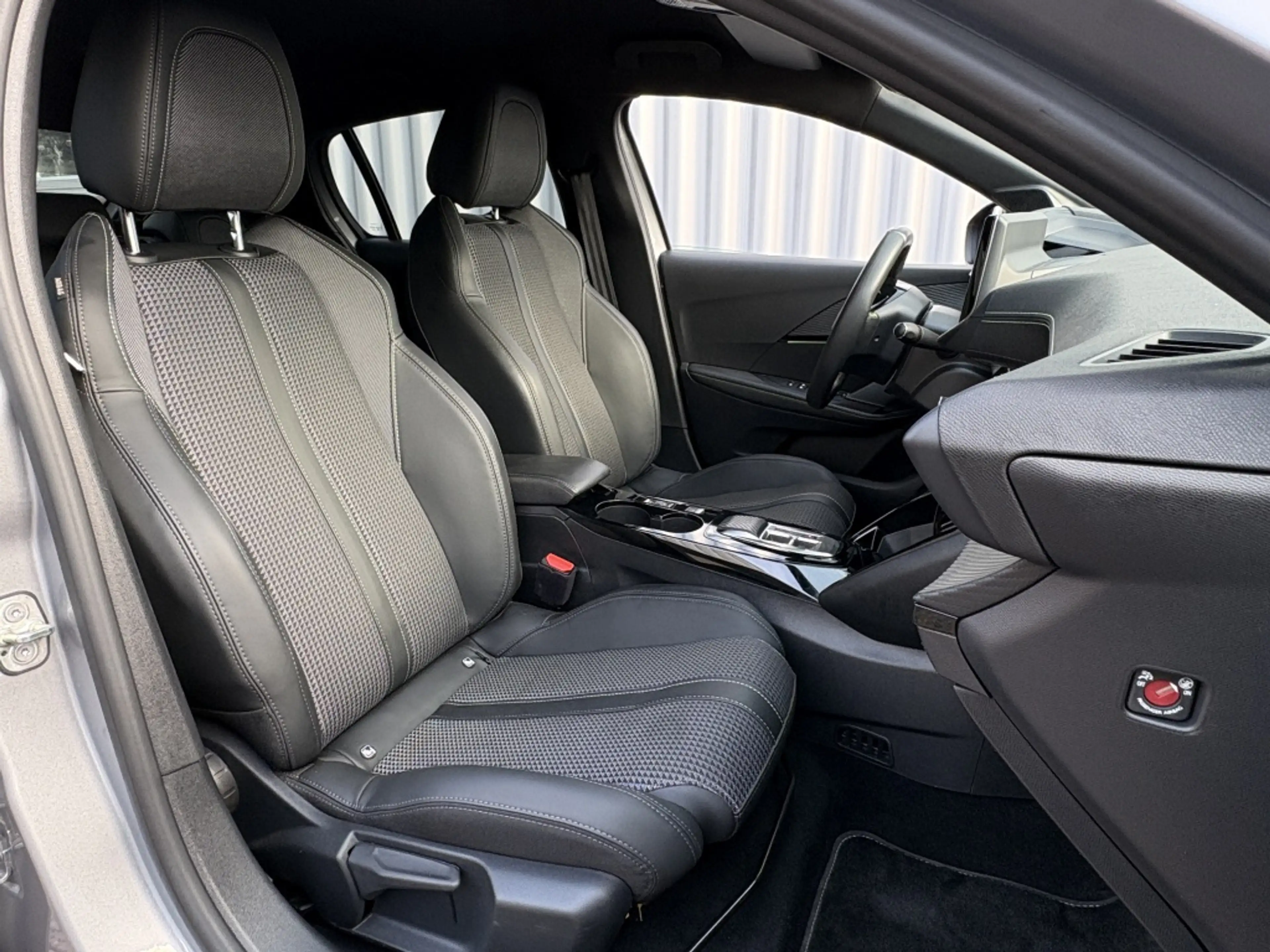 Peugeot e-208 GT 50 kWh | Stoelverw. | Navigatie — photo 15