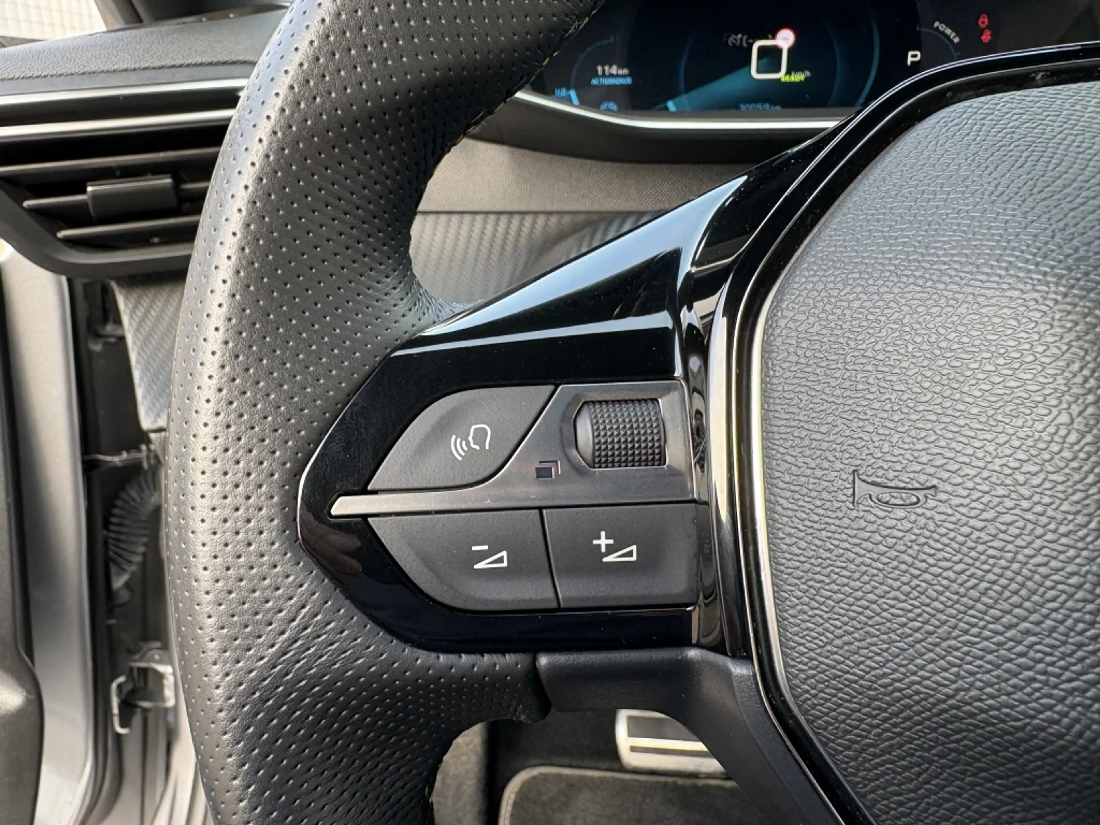 Peugeot e-208 GT 50 kWh | Stoelverw. | Navigatie — photo 28