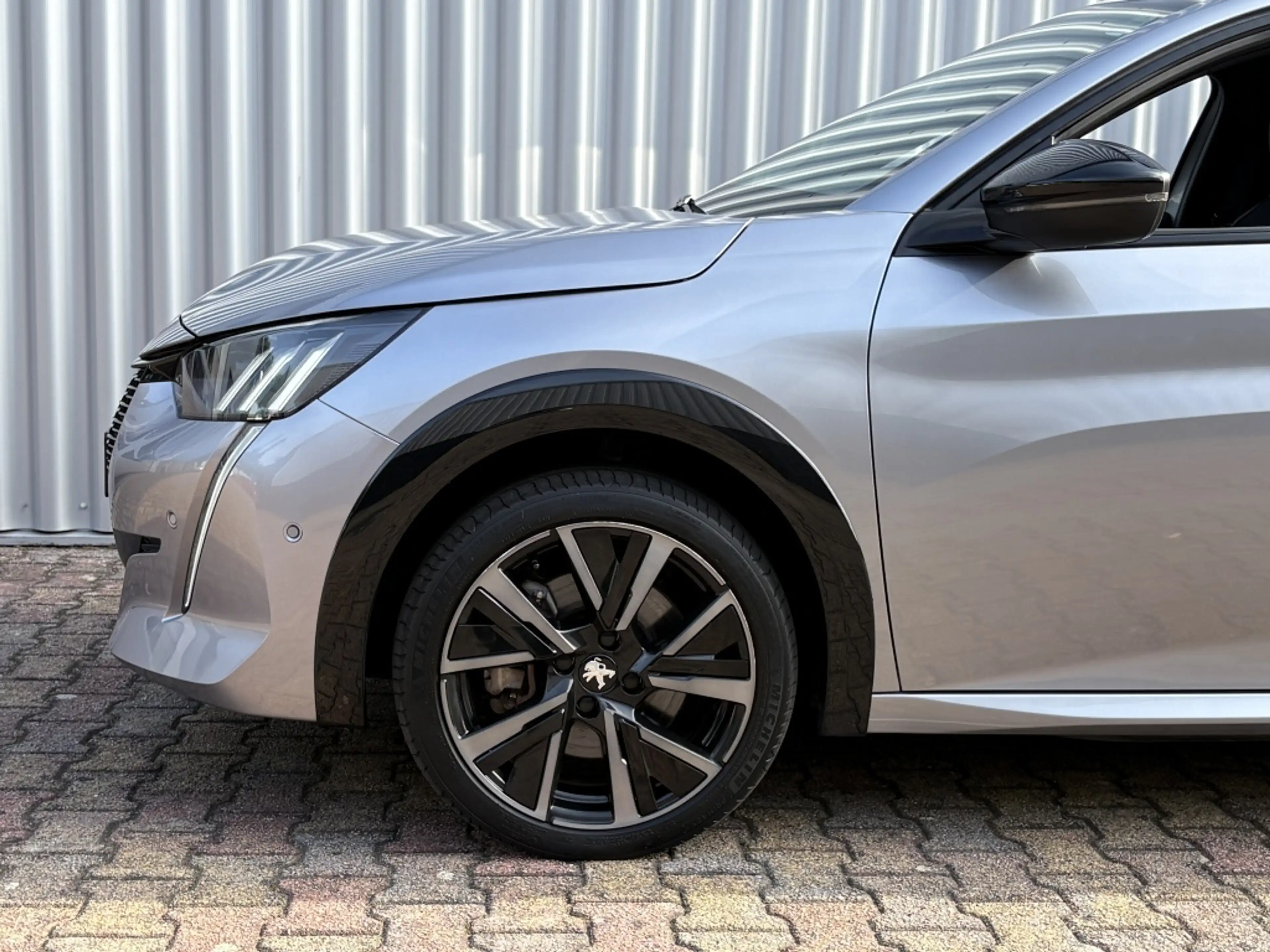 Peugeot e-208 GT 50 kWh | Stoelverw. | Navigatie — photo 4