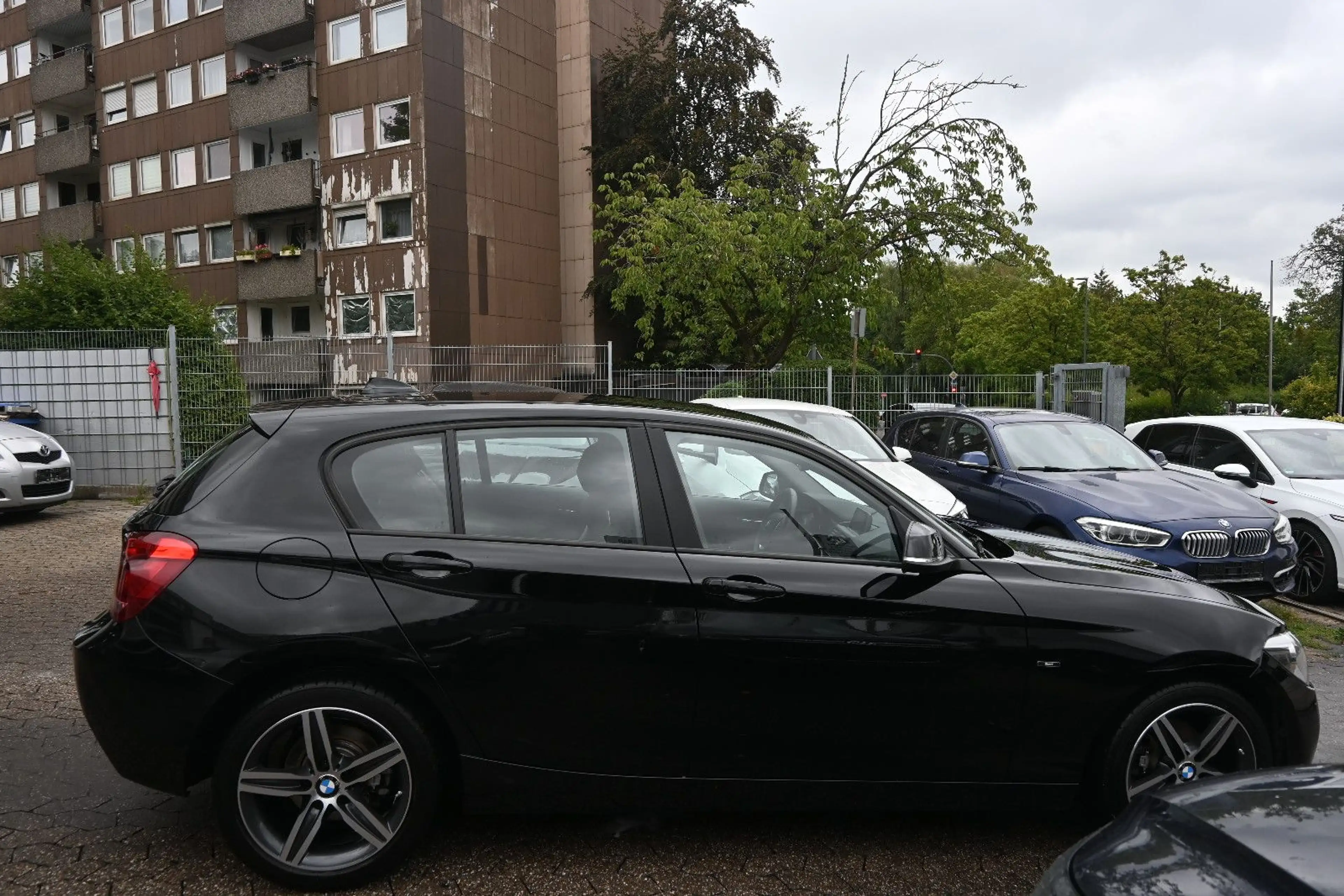 BMW 116 i Limousine Sportline*Erst 44000km*1.Hand — photo 4