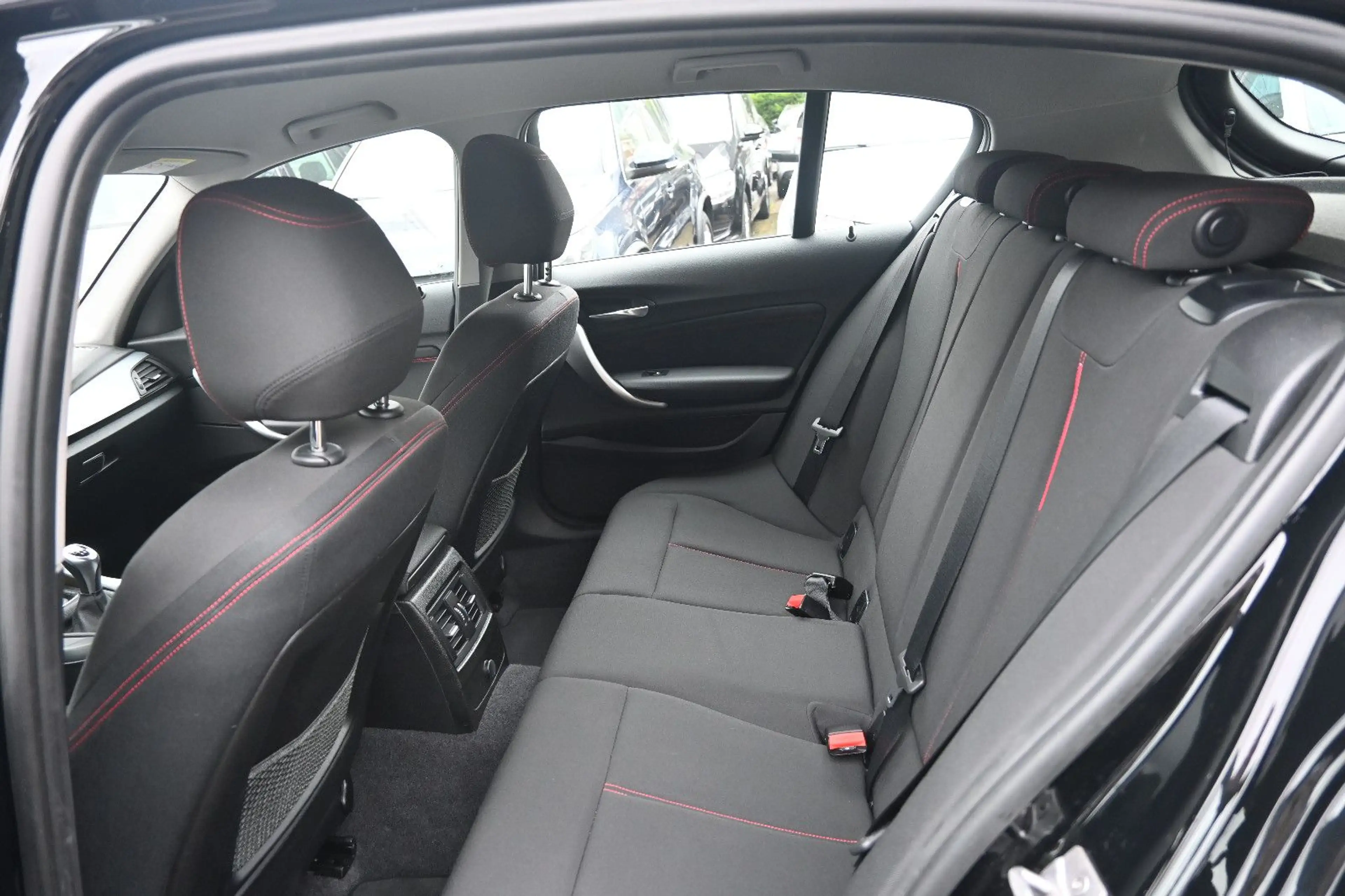 BMW 116 i Limousine Sportline*Erst 44000km*1.Hand — photo 12
