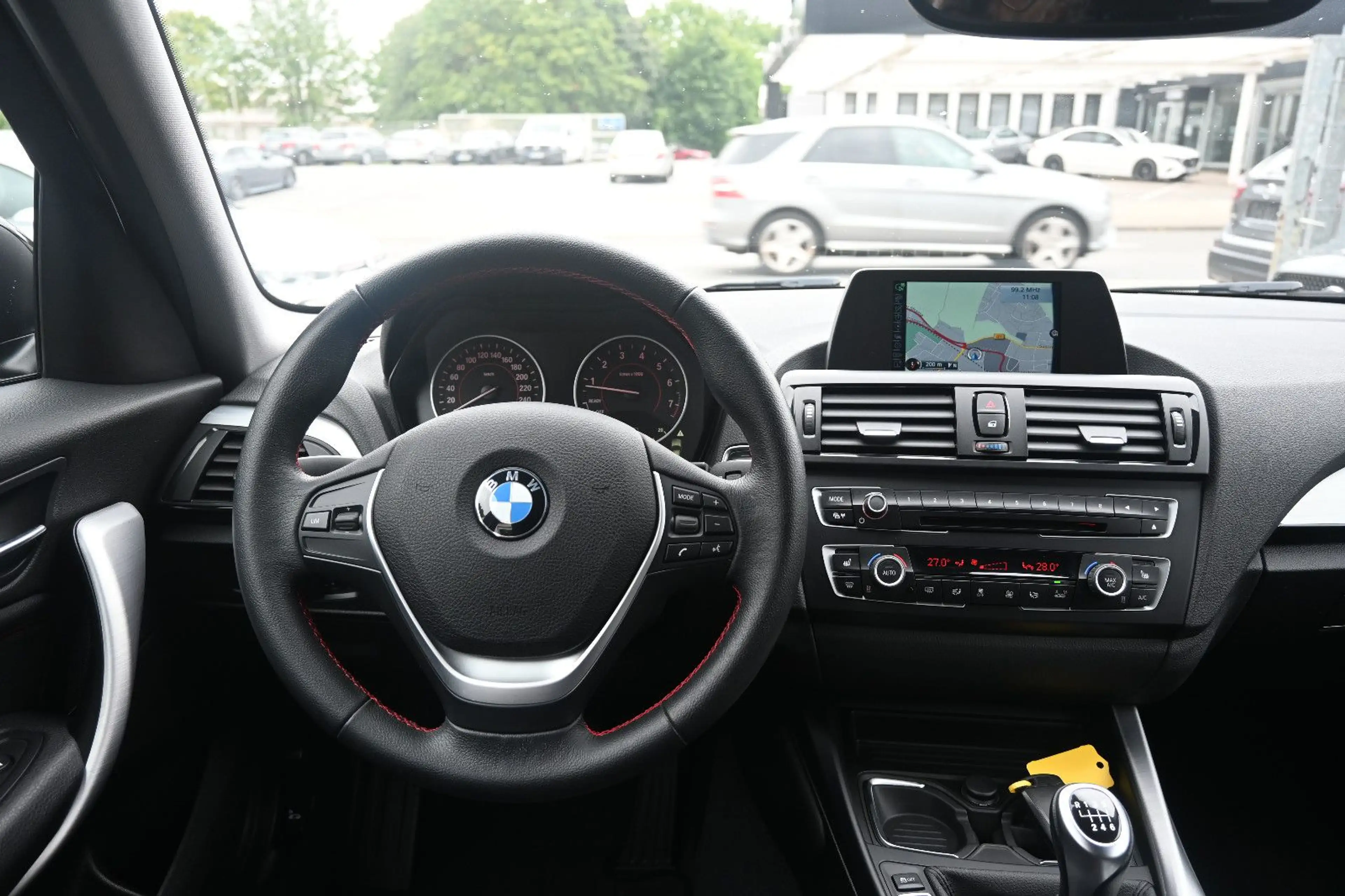 BMW 116 i Limousine Sportline*Erst 44000km*1.Hand — photo 7