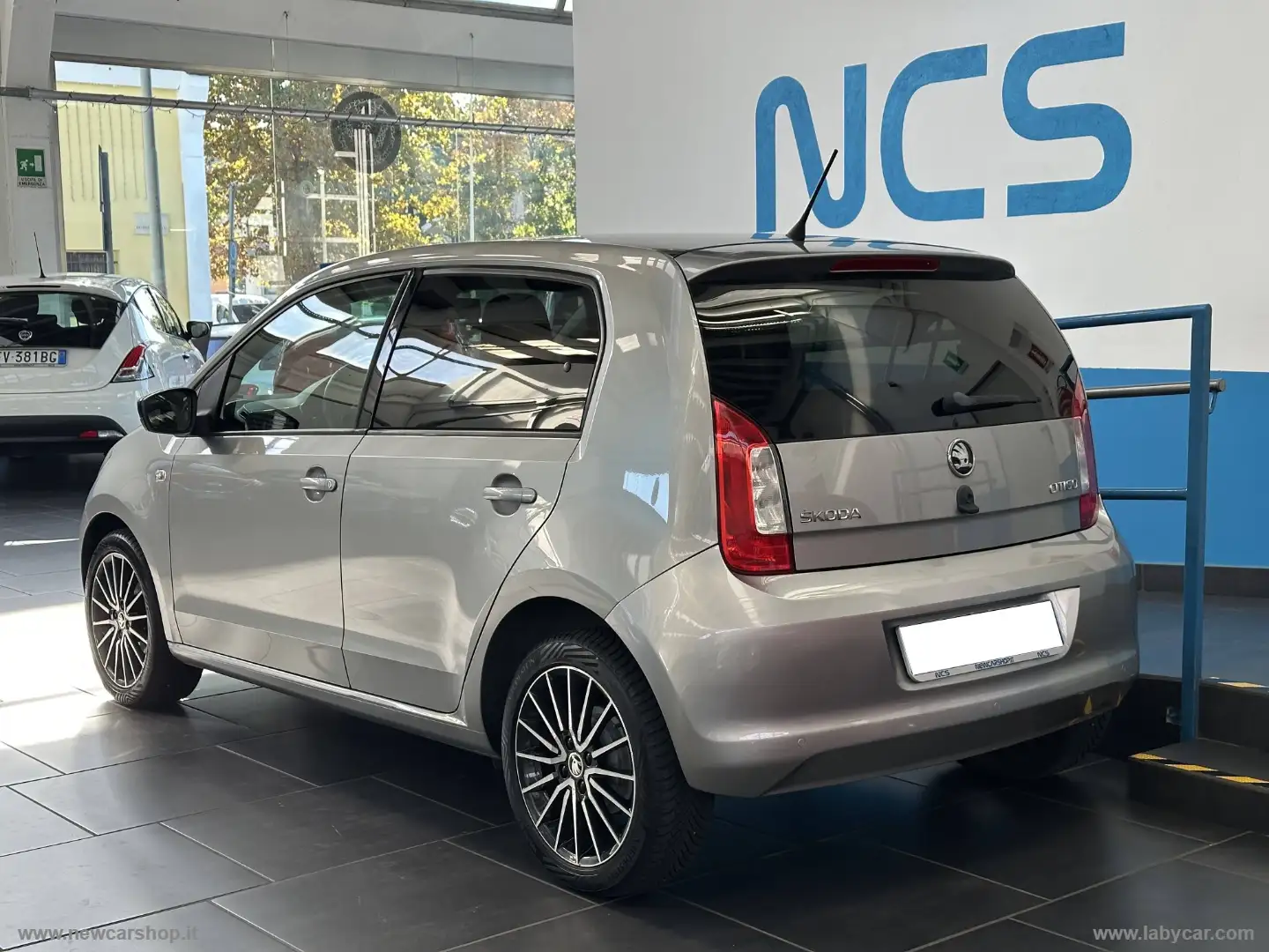Skoda Citigo 1.0 60 CV ASG 5p. Design Edition NEOPATENTATI Argento - 2