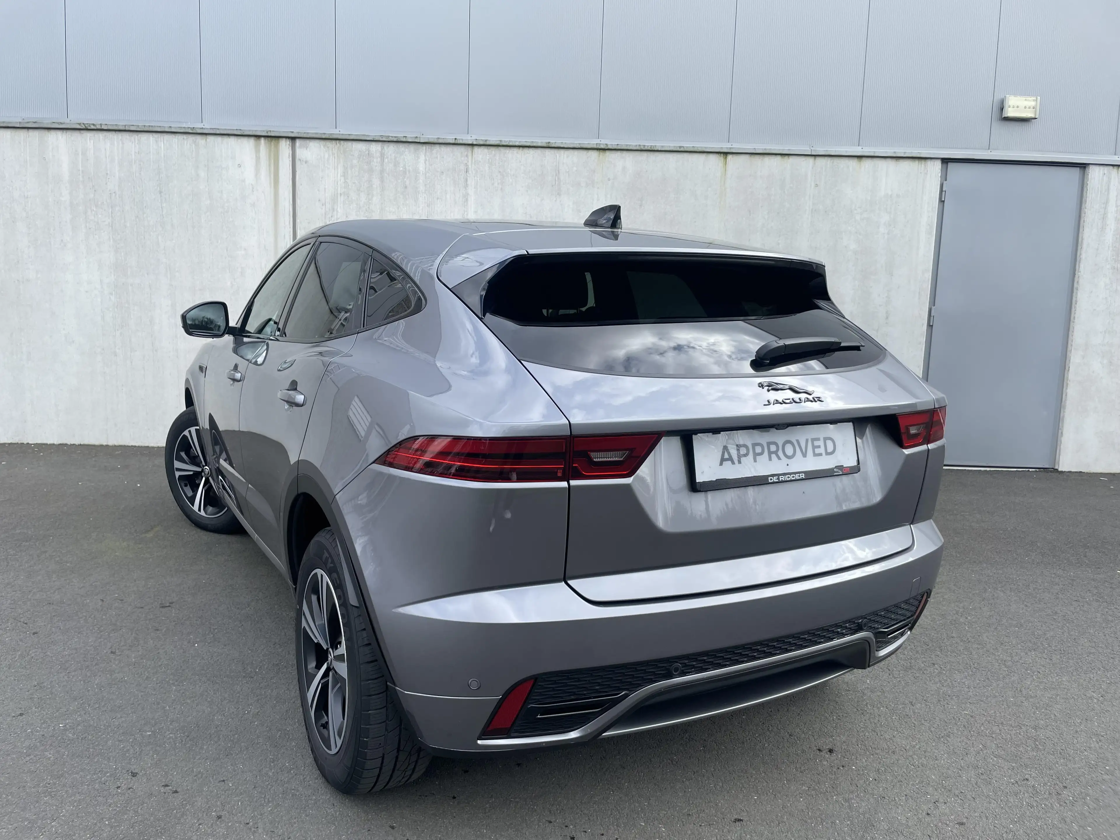 Jaguar E-Pace P160 R-Dynamic S *24m waarborg* — photo 6