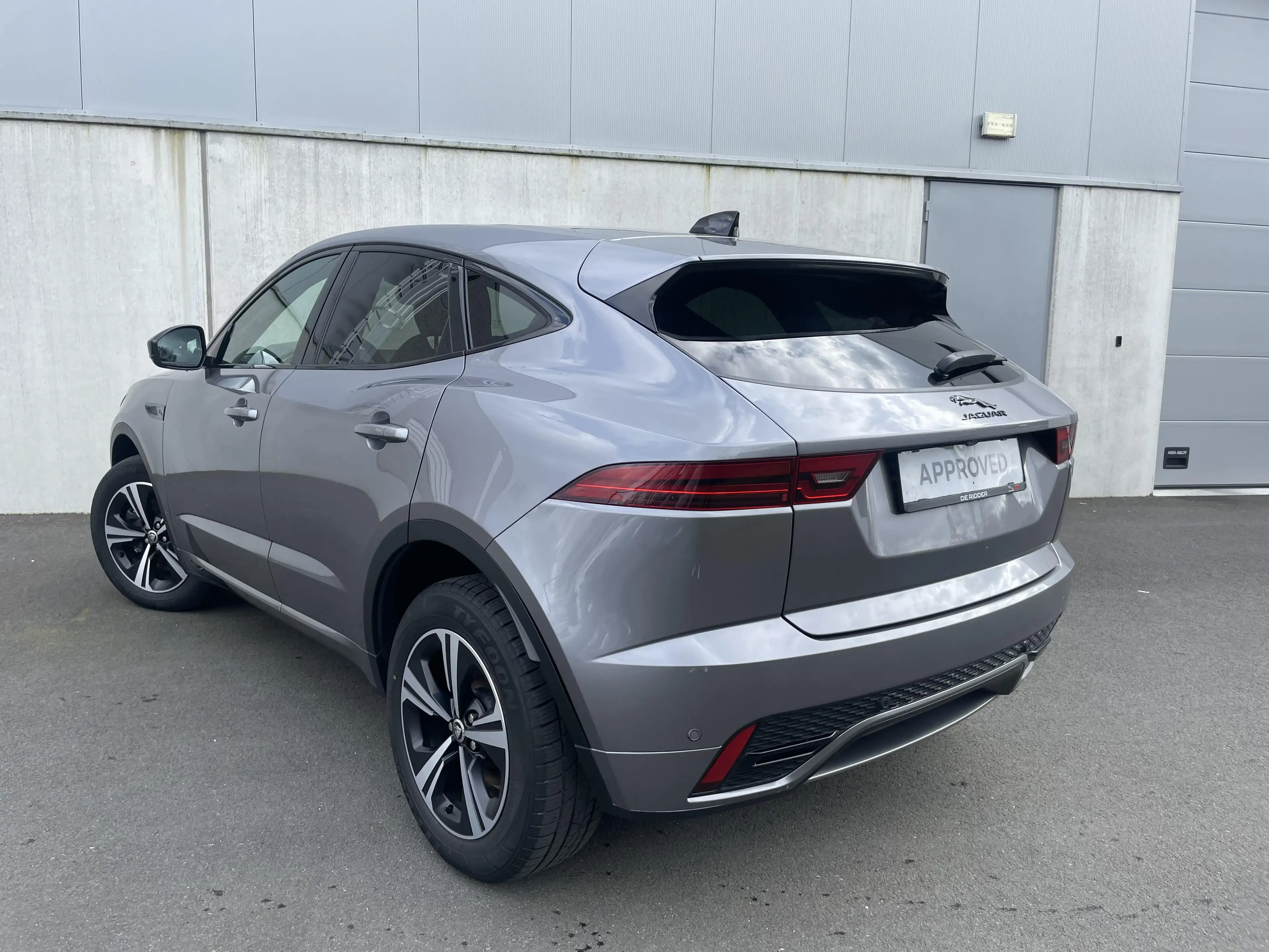 Jaguar E-Pace P160 R-Dynamic S *24m waarborg* — photo 2