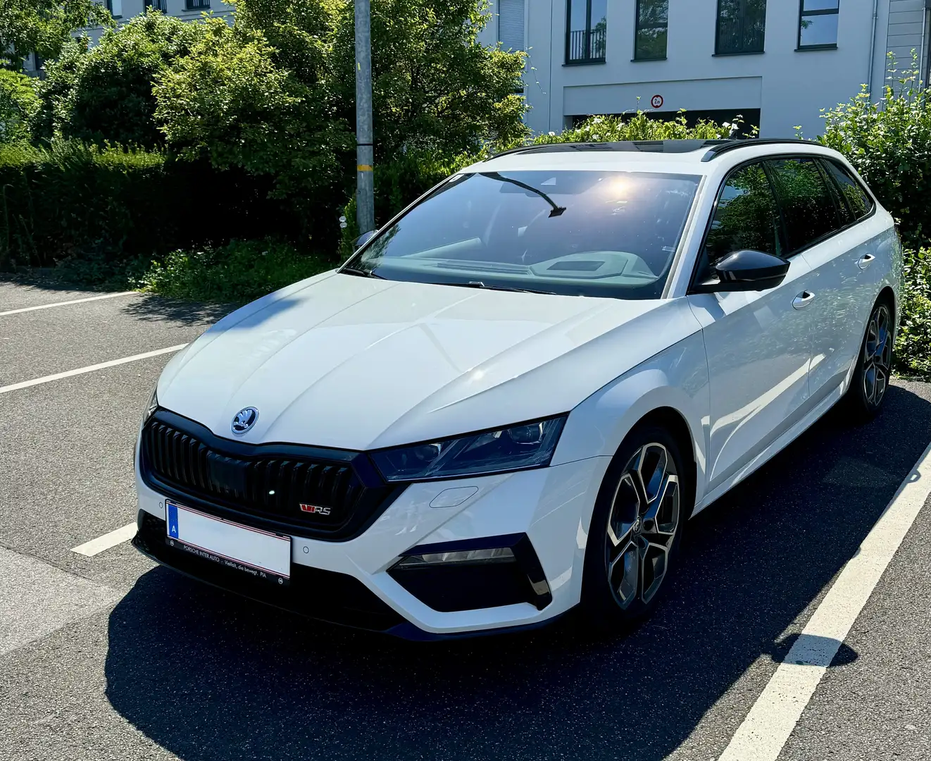 Skoda Octavia Octavia Combi 2,0 TDI RS DSG Weiß - 1