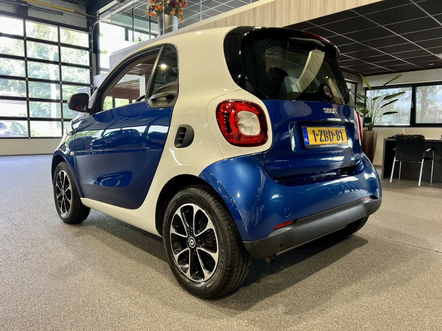 smart forTwo 1.0 Joy Edition TwoTone | Airco | Cruise | LMV | A Blauw - 2
