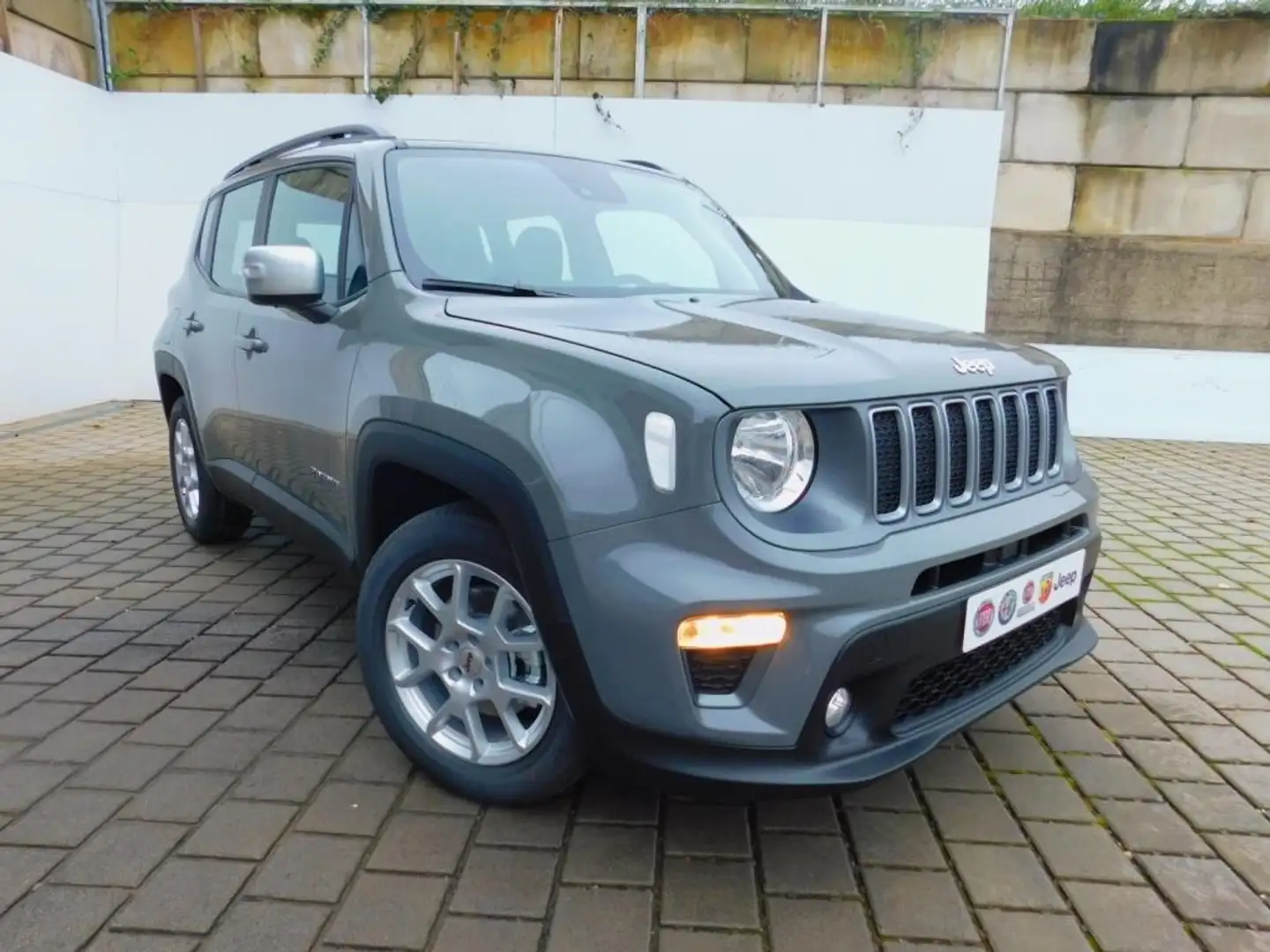 Jeep Renegade LIMITED e-HYBRID 1.5 GSE DCT WINTER KAMERA Gris - 2