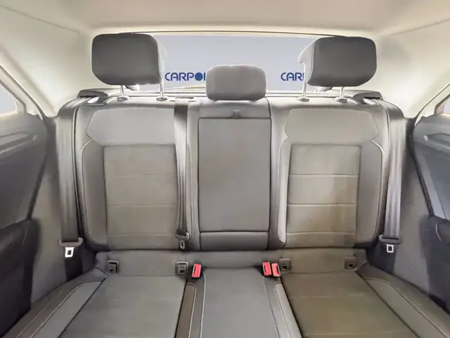 Volkswagen T-Roc view 11