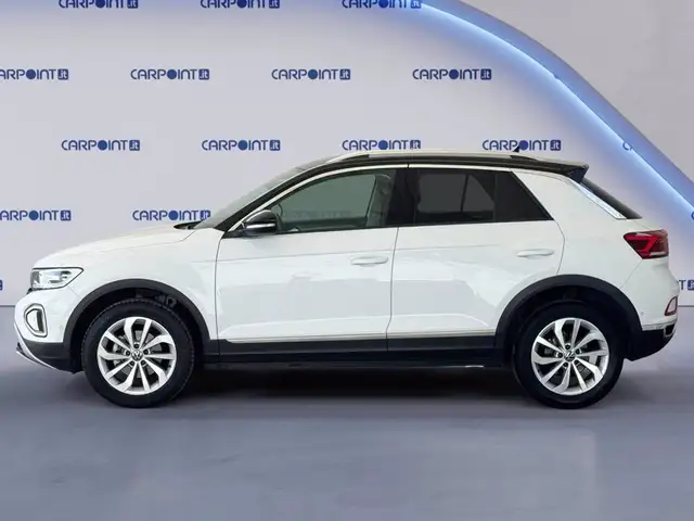 Volkswagen T-Roc view 5