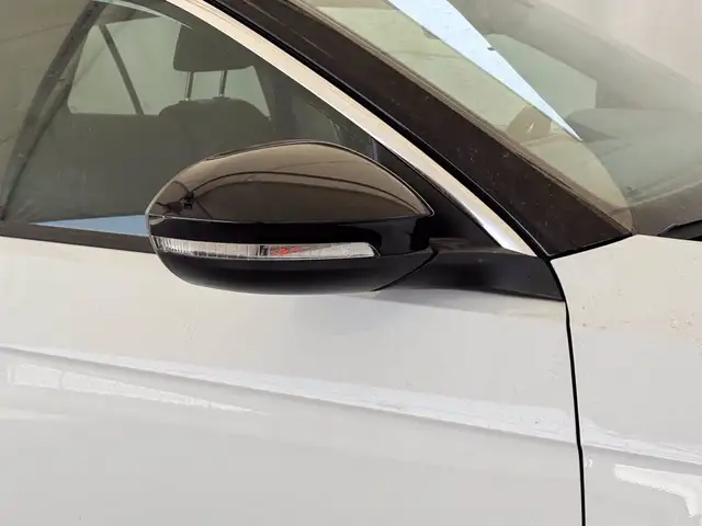 Volkswagen T-Roc view 17