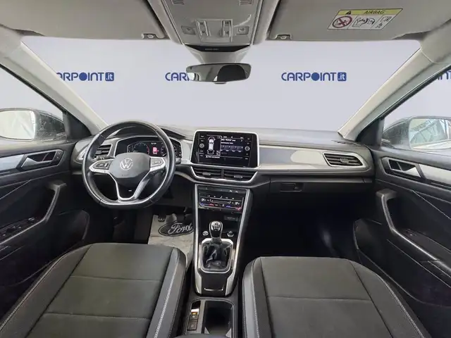 Volkswagen T-Roc view 12