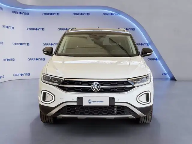 Volkswagen T-Roc view 4