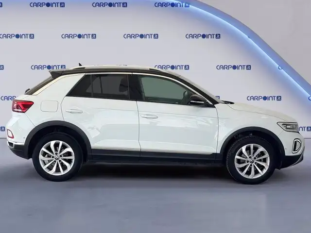 Volkswagen T-Roc view 7