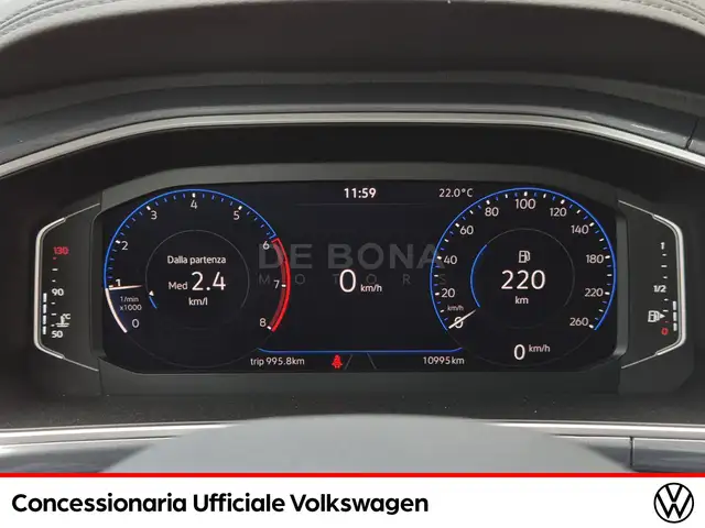 Volkswagen T-Roc view 11