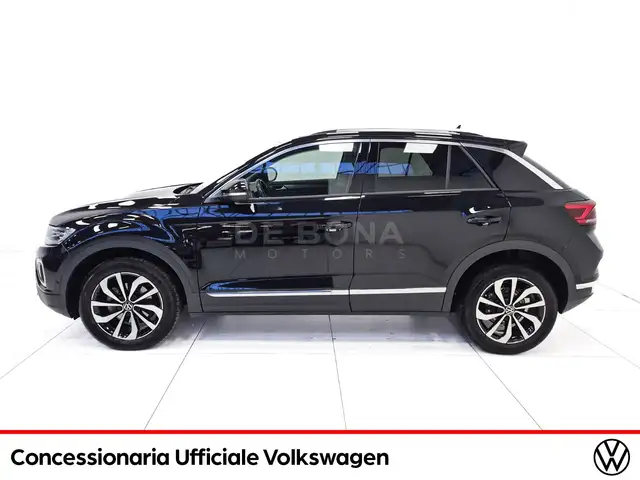 Volkswagen T-Roc view 3