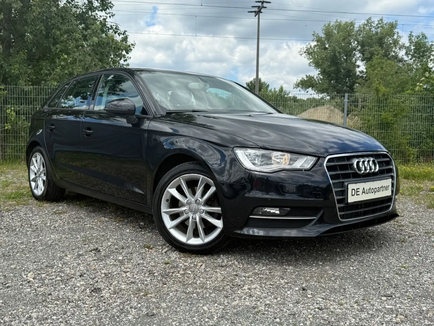 Audi A3 Ambition 1.4 TFSI Automatik*Sportsitze*Navi Schwarz - 2